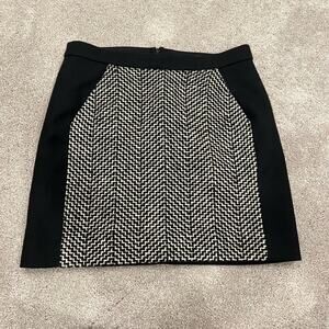 J Crew Women's Tweed Wool Mini Pencil Skirt in Black and White. Size 4